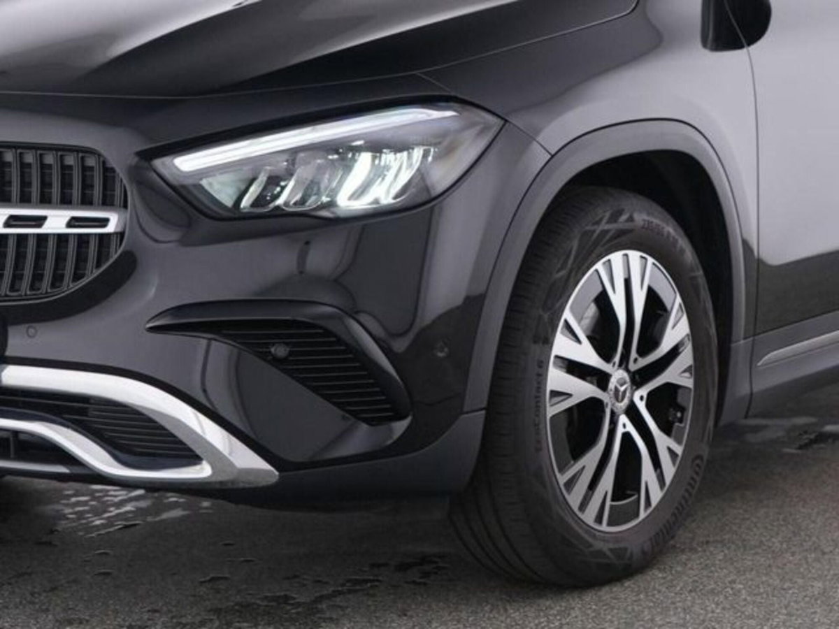Mercedes-Benz GLA SUV 180 d Progressive Advanced auto (2)