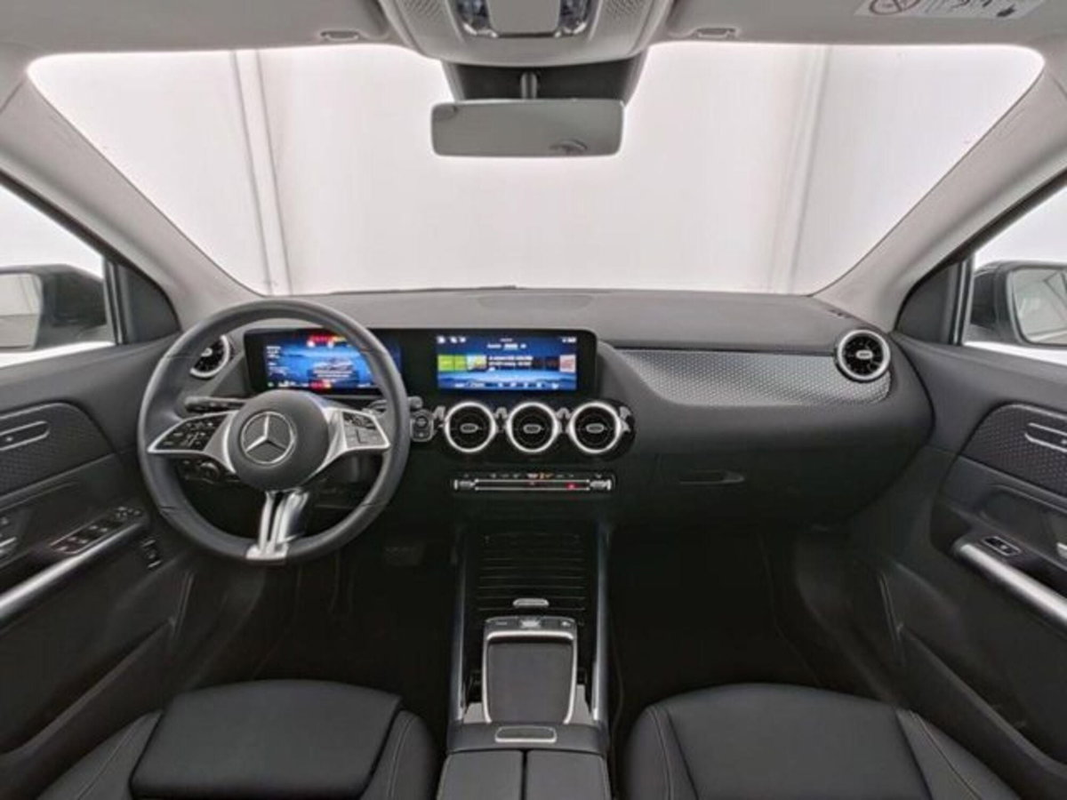 Mercedes-Benz GLA SUV 180 d Progressive Advanced auto (5)