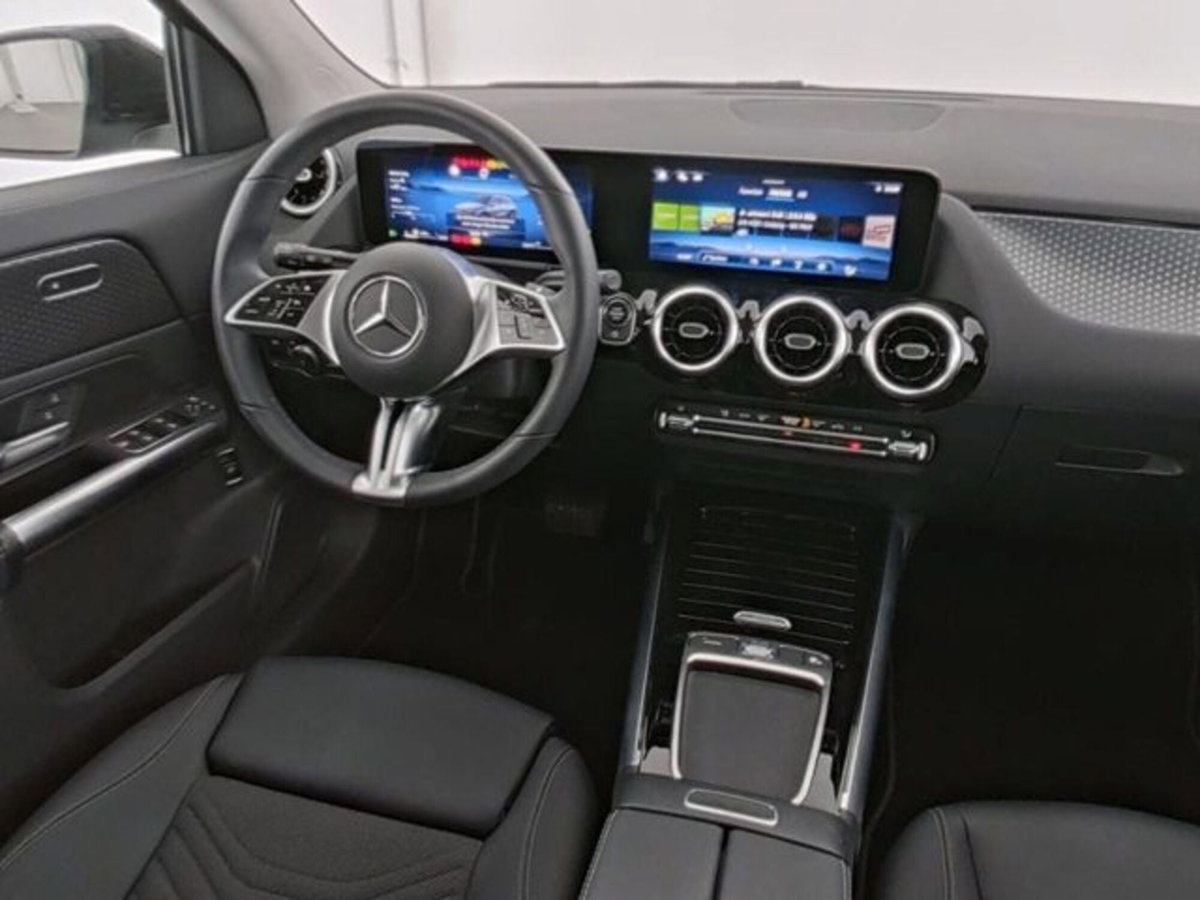 Mercedes-Benz GLA SUV 180 d Progressive Advanced auto (6)