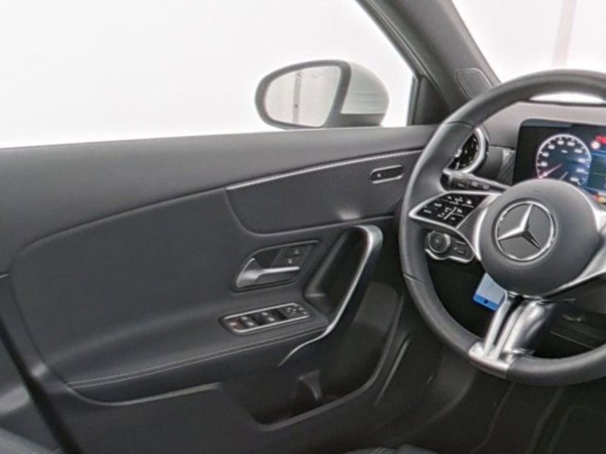 Mercedes-Benz Classe A Sedan 180 d Progressive Advanced Plus auto (9)