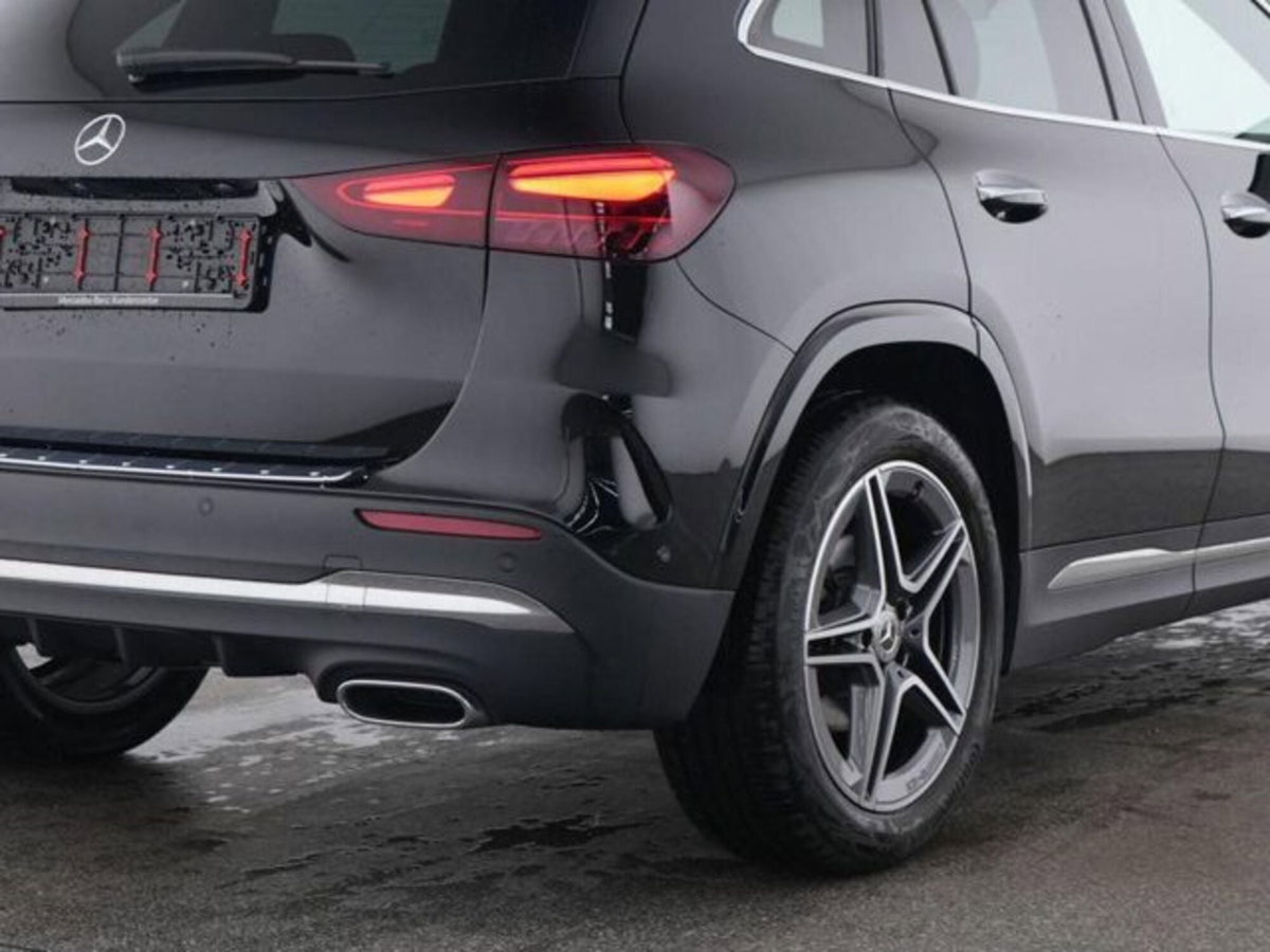 Mercedes-Benz GLA SUV 180 AMG Line Premium auto (4)