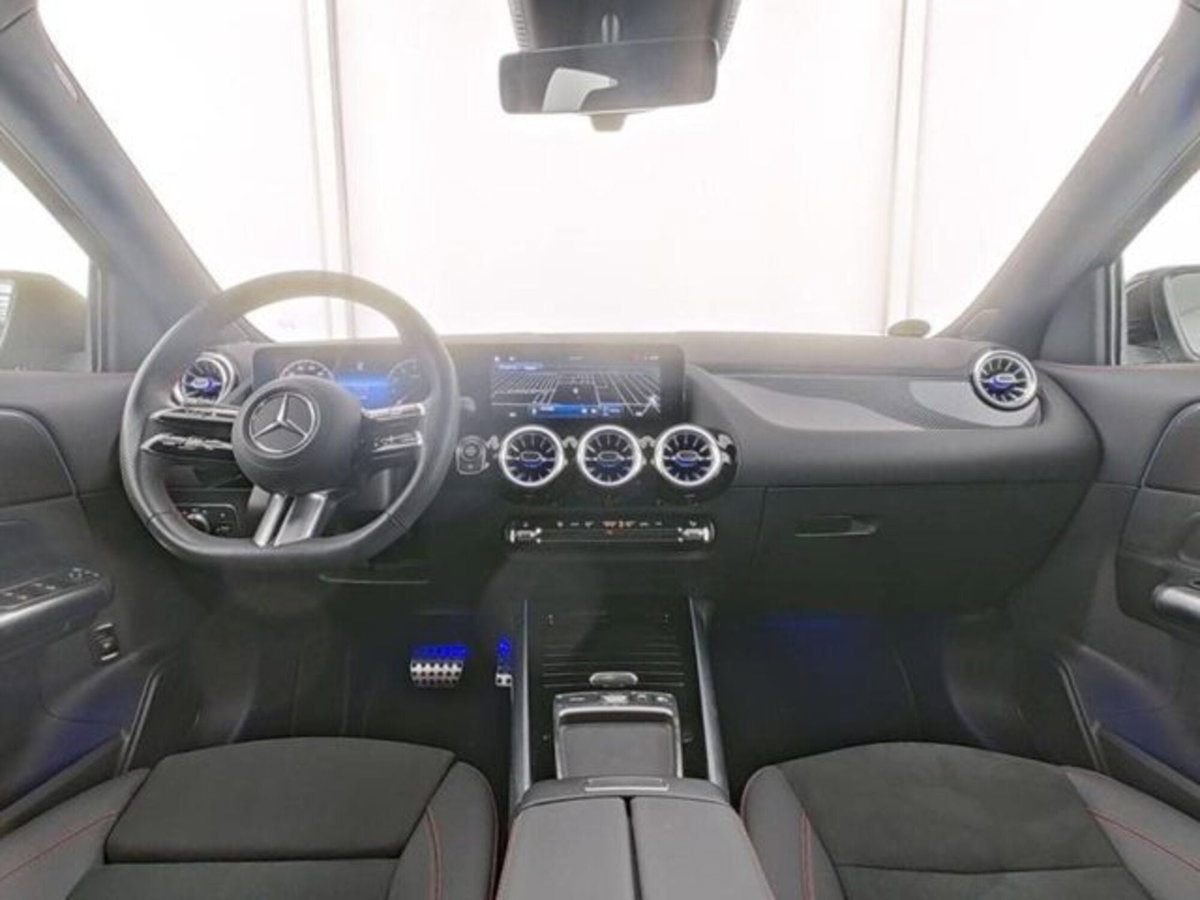 Mercedes-Benz GLA SUV 180 AMG Line Premium auto (7)