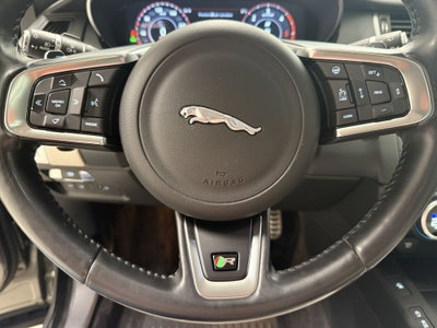 Jaguar E-Pace 2.0D 240 CV AWD aut. R-Dynamic HSE (10)