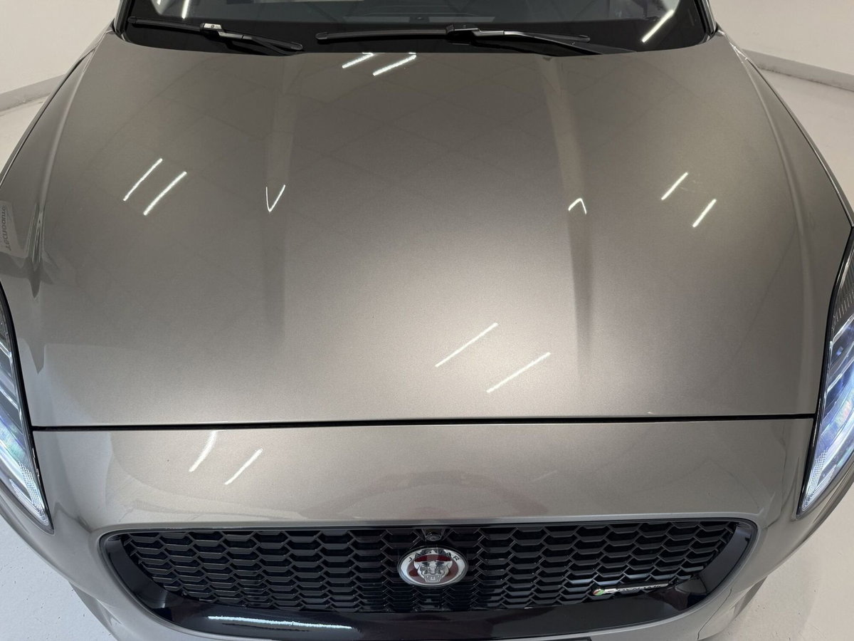 Jaguar E-Pace 2.0D 240 CV AWD aut. R-Dynamic HSE (18)