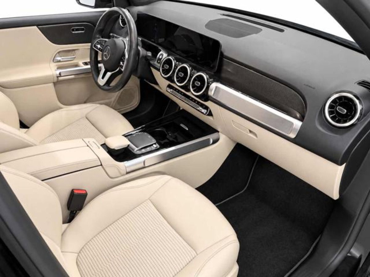 Mercedes-Benz GLB 200 Automatic Sport (8)