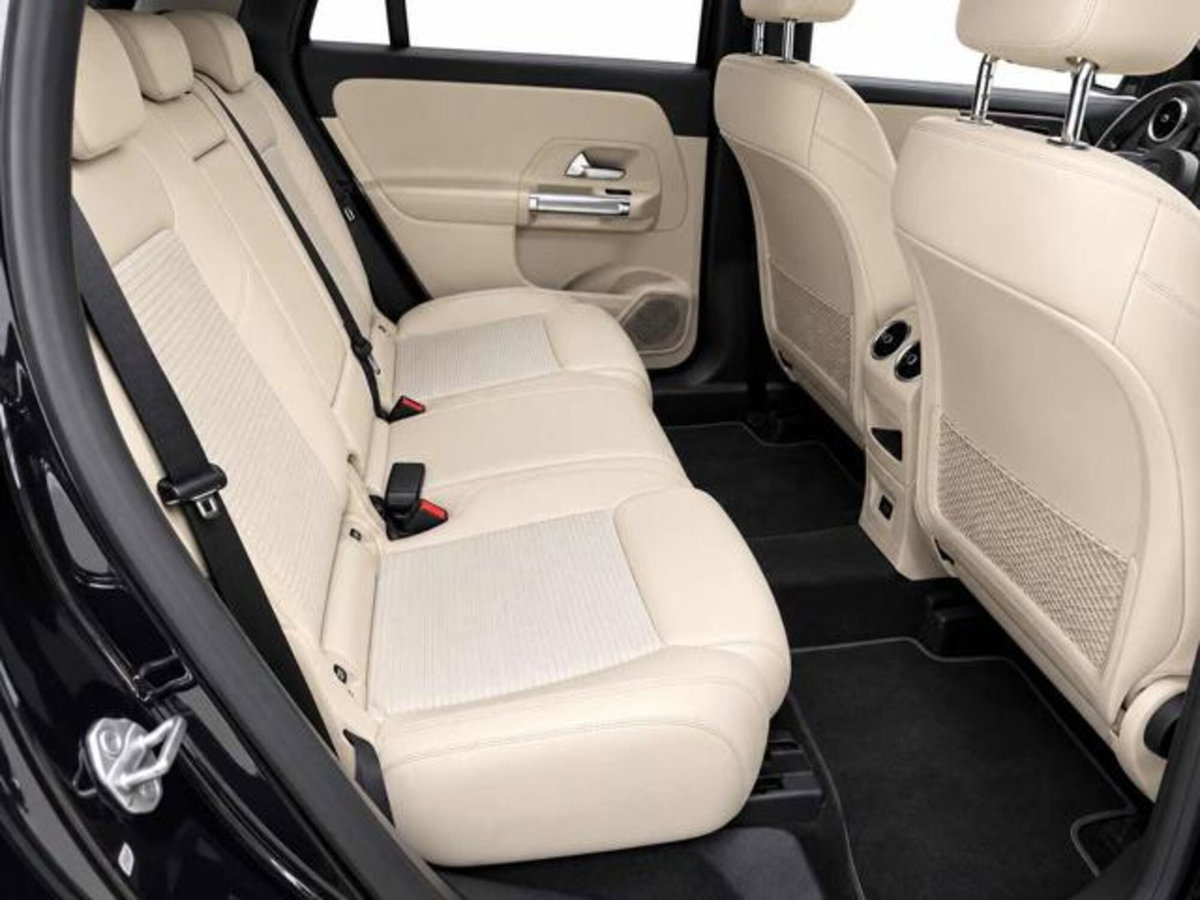 Mercedes-Benz GLB 200 Automatic Sport (9)