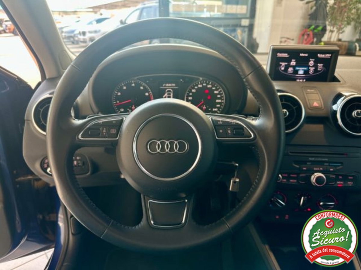 Audi A1 1.4 TFSI S tronic 119g Ambition (14)