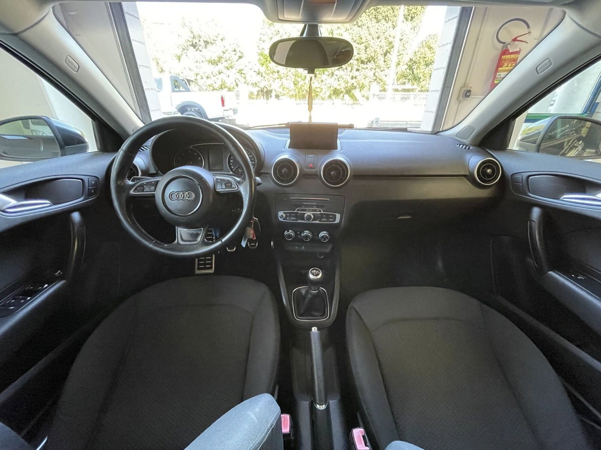 Audi A1 1.0 82 CV TFSI Admired (14)
