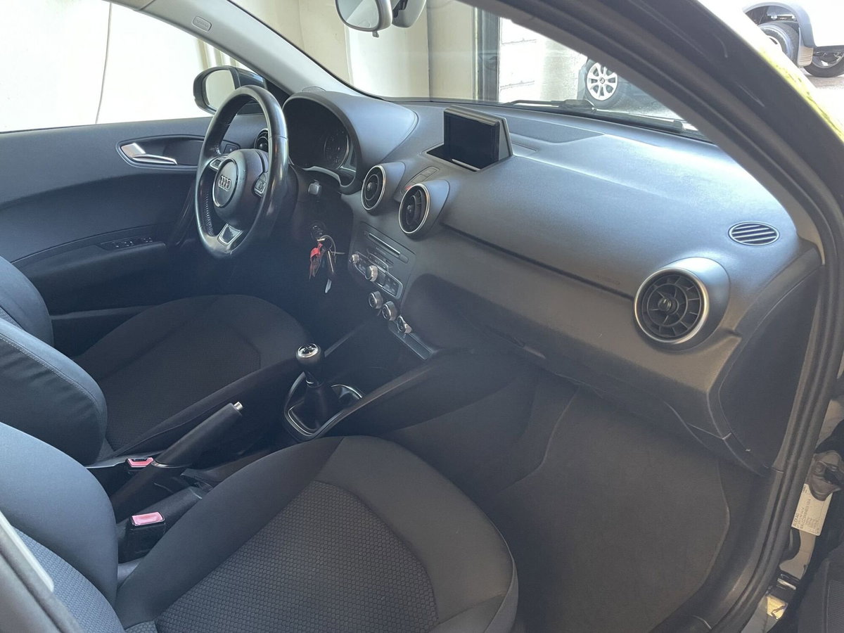 Audi A1 1.0 82 CV TFSI Admired (20)