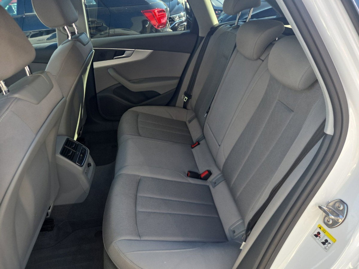 Audi A4 Avant 40 g-tron S tronic Business (9)