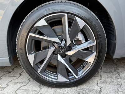 Peugeot 308 1.2 hybrid Allure 145cv e-dcs 6 (16)