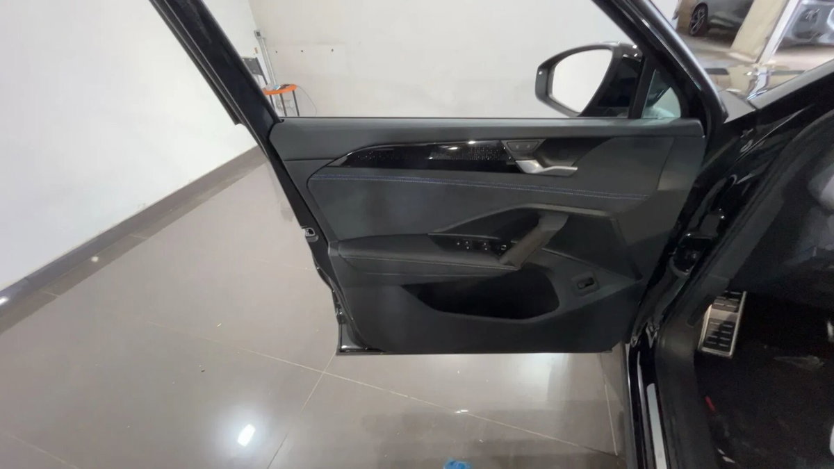 Volkswagen Tayron 1.5 etsi R-Line 150cv dsg 7p.ti (13)