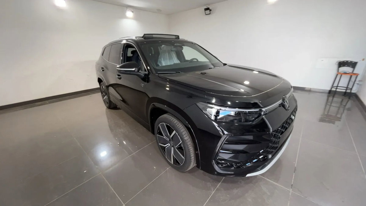 Volkswagen Tayron 1.5 etsi R-Line 150cv dsg 7p.ti (3)