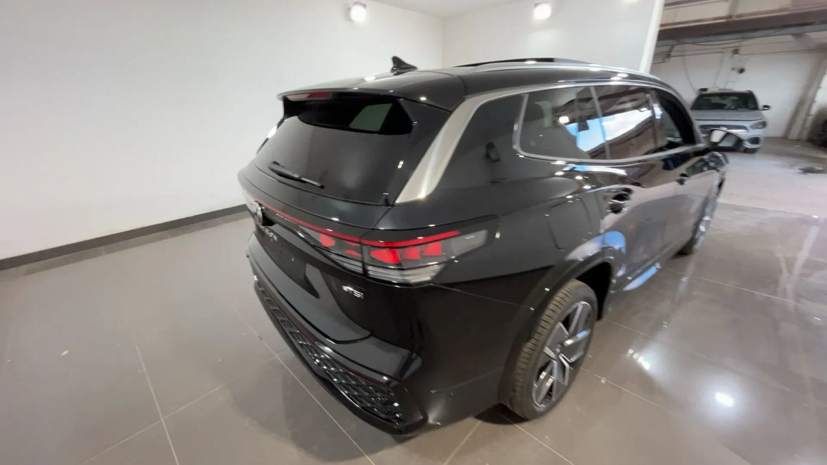 Volkswagen Tayron 1.5 etsi R-Line 150cv dsg 7p.ti (4)