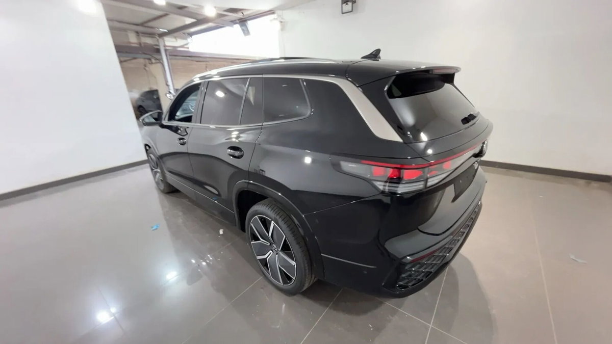 Volkswagen Tayron 1.5 etsi R-Line 150cv dsg 7p.ti (5)