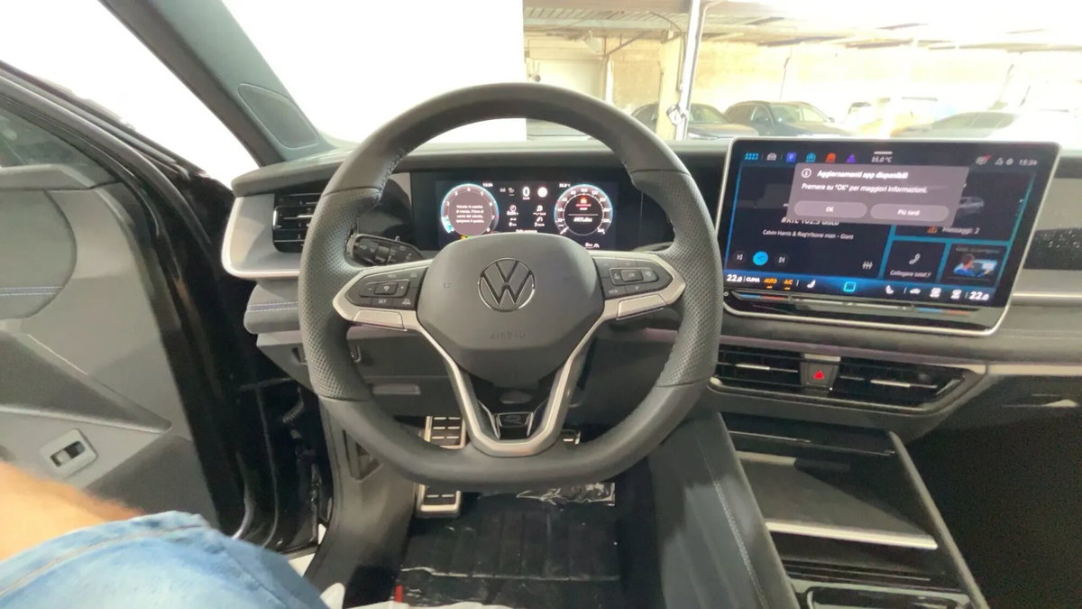 Volkswagen Tayron 1.5 etsi R-Line 150cv dsg 7p.ti (8)