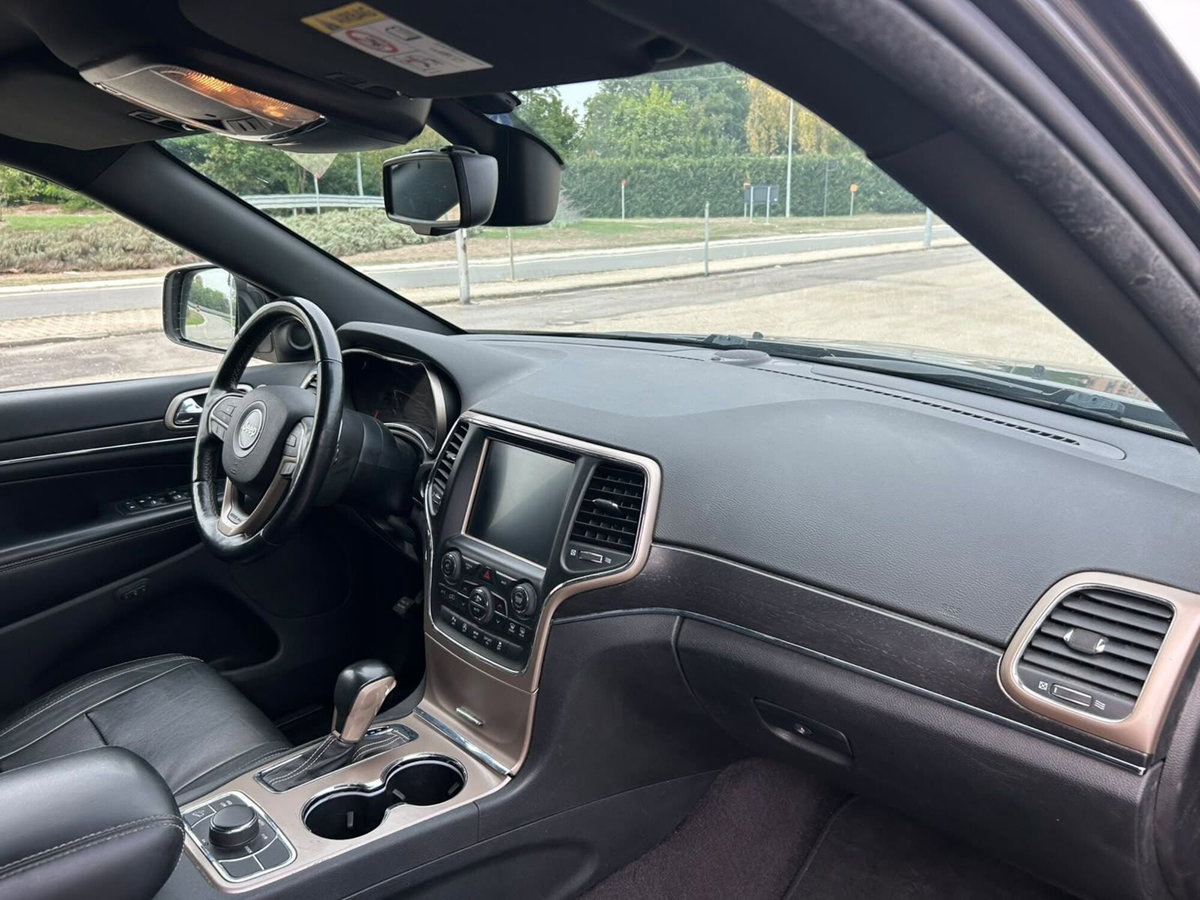 Jeep Grand Cherokee 3.0 V6 CRD 250 CV Multijet II Limited (9)