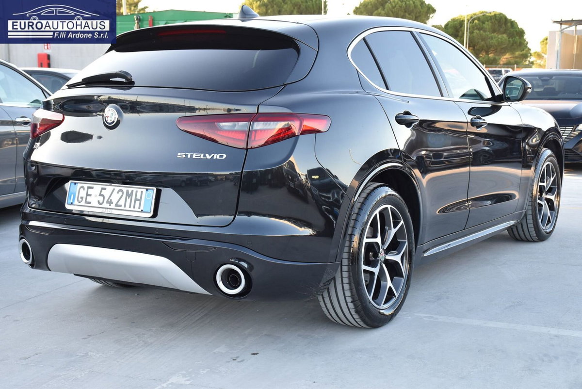 Alfa Romeo Stelvio Stelvio 2.2 Turbodiesel 210 CV AT8 Q4 Ti (4)