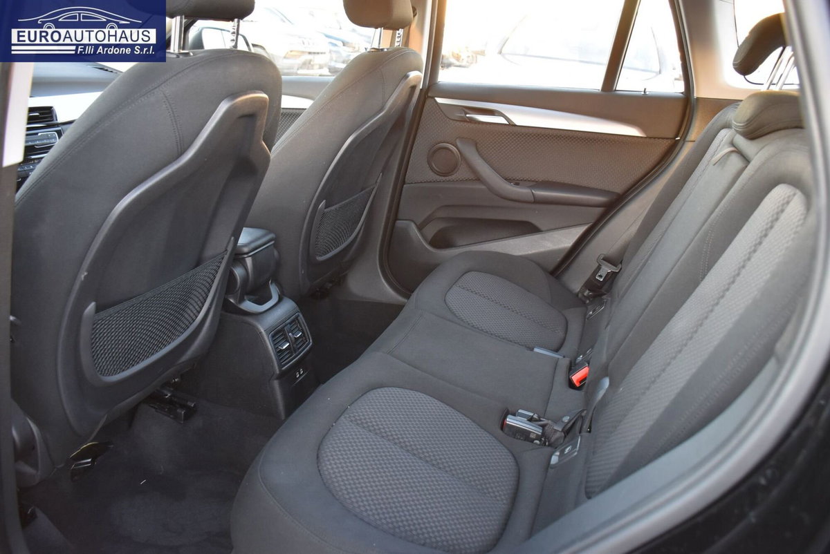 BMW X1 sDrive18d Business Advantage (14)