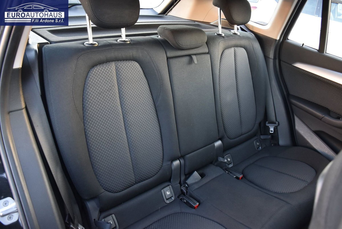 BMW X1 sDrive18d Business Advantage (17)