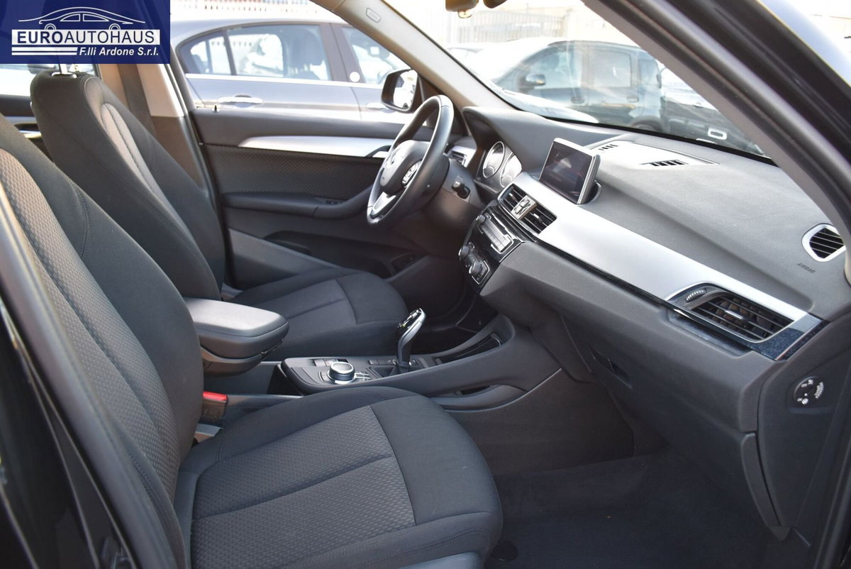 BMW X1 sDrive18d Business Advantage (18)