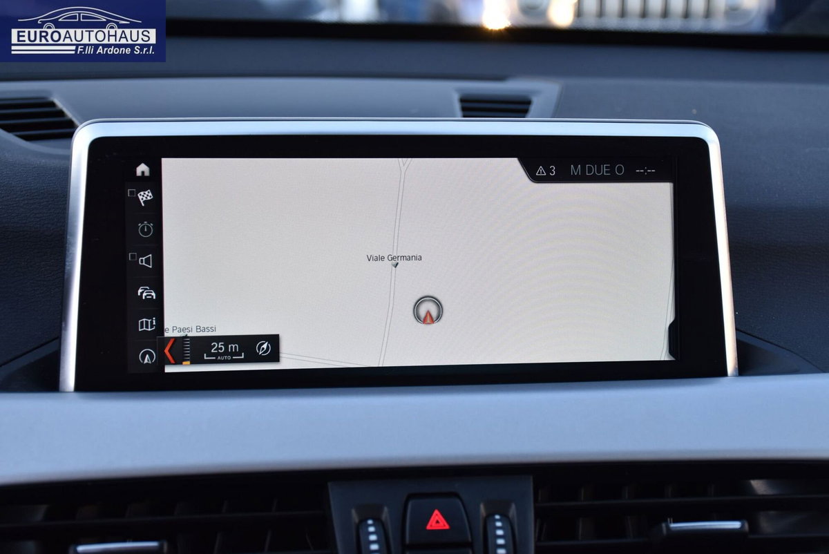 BMW X1 sDrive18d Business Advantage (9)