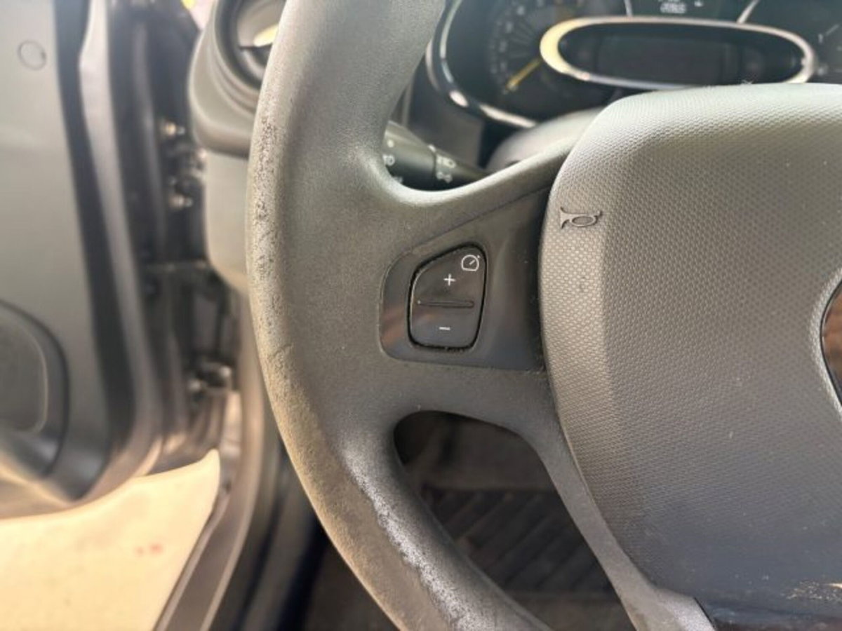 Renault Clio Sporter 1.2 75CV Wave (17)