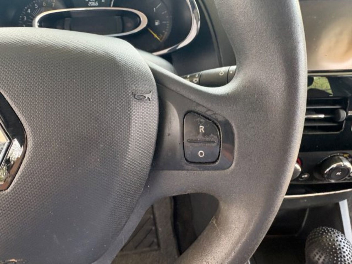 Renault Clio Sporter 1.2 75CV Wave (18)