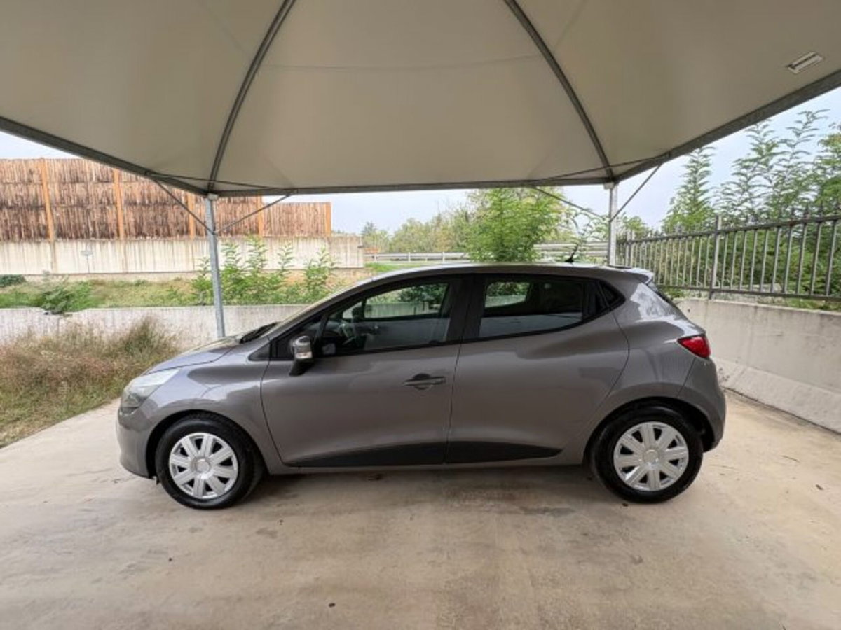 Renault Clio Sporter 1.2 75CV Wave (7)