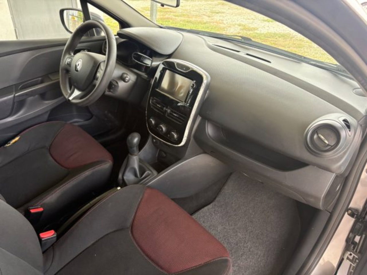 Renault Clio Sporter 1.2 75CV Wave (9)