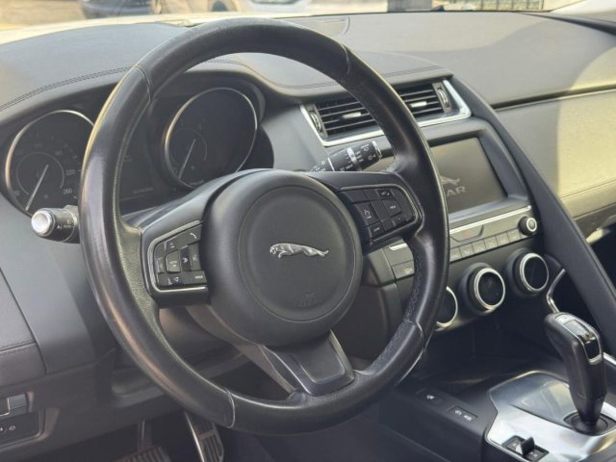 Jaguar E-Pace 2.0D 150 CV AWD aut. R-Dynamic S (11)