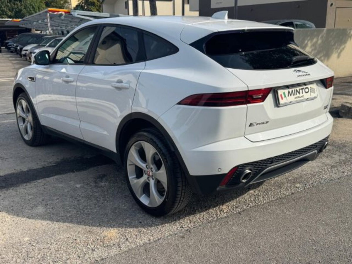 Jaguar E-Pace 2.0D 150 CV AWD aut. R-Dynamic S (2)