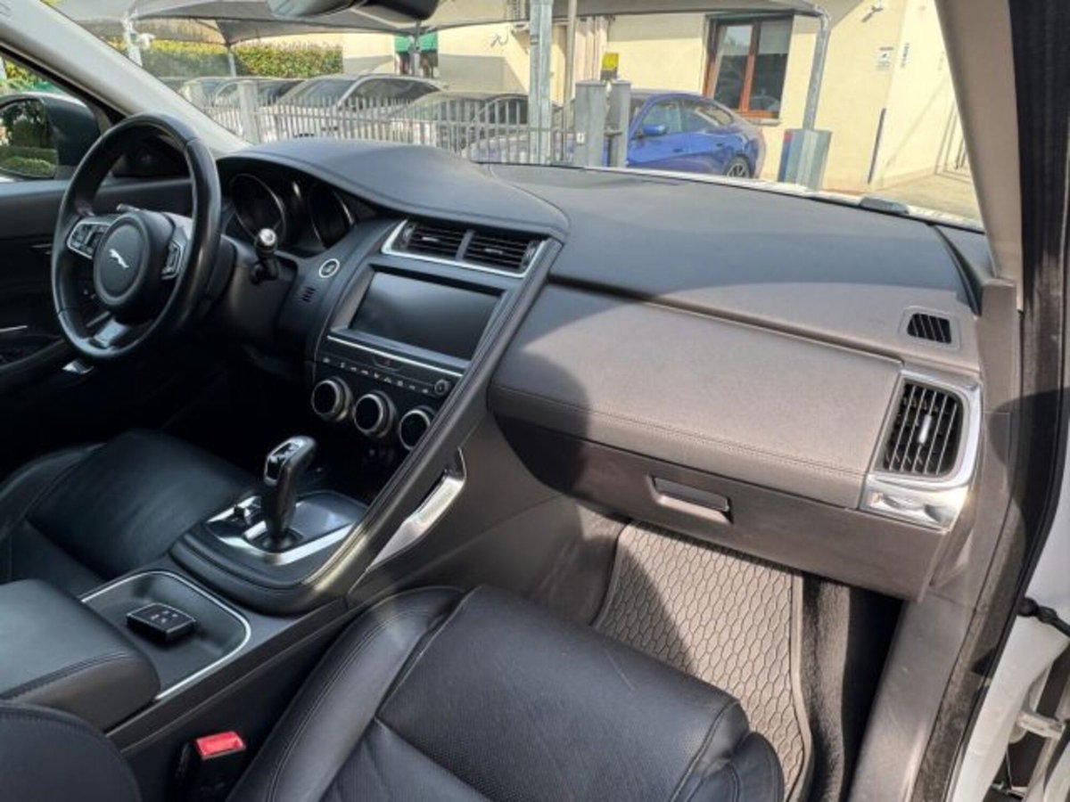 Jaguar E-Pace 2.0D 150 CV AWD aut. R-Dynamic S (20)