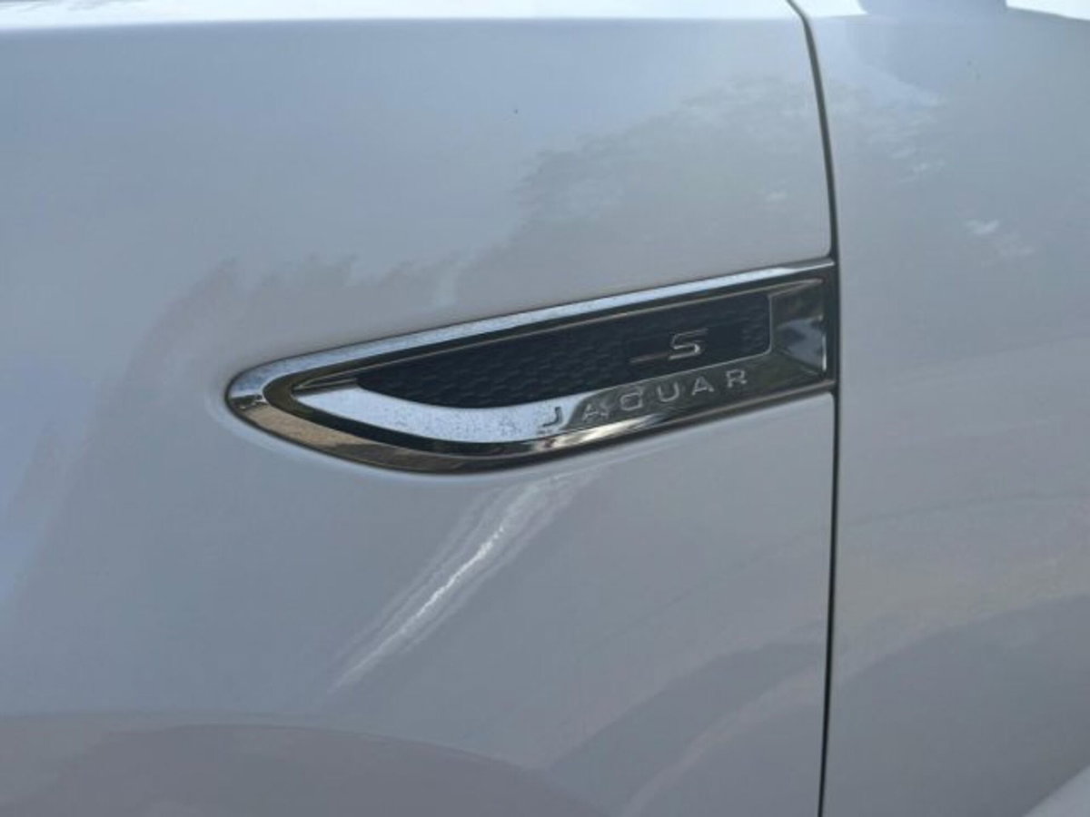 Jaguar E-Pace 2.0D 150 CV AWD aut. R-Dynamic S (5)