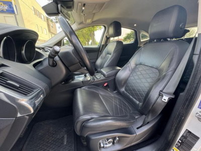 Jaguar E-Pace 2.0D 150 CV AWD aut. R-Dynamic S (9)