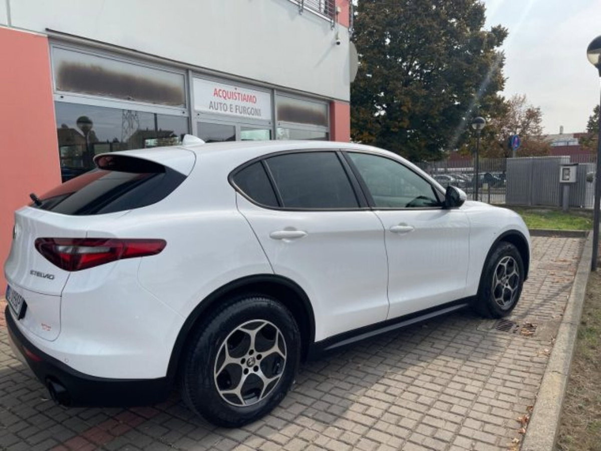 Alfa Romeo Stelvio Stelvio 2.2 Turbodiesel 190 CV AT8 Q4 Business (4)