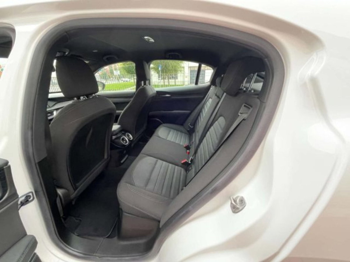 Alfa Romeo Stelvio Stelvio 2.2 Turbodiesel 190 CV AT8 Q4 Business (11)
