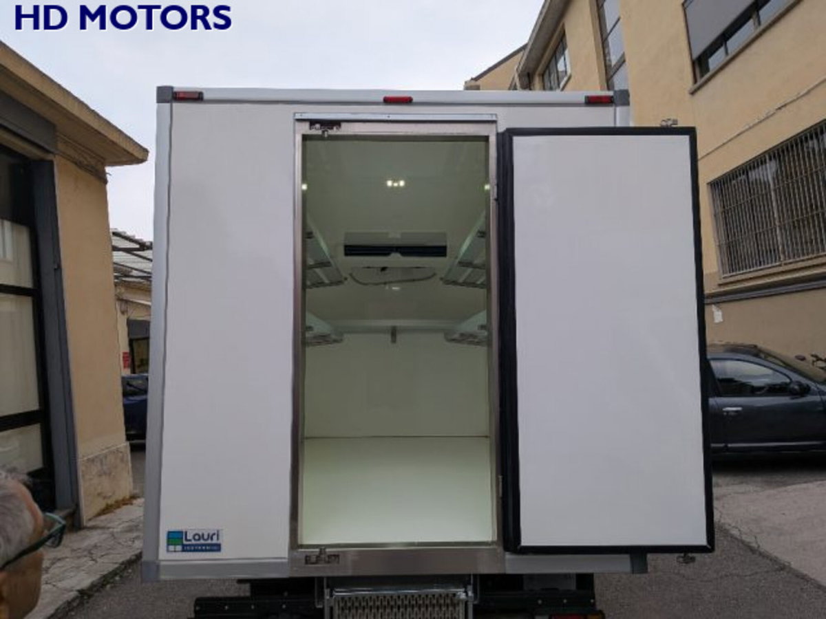 Isuzu M27 II H 150cv (6)