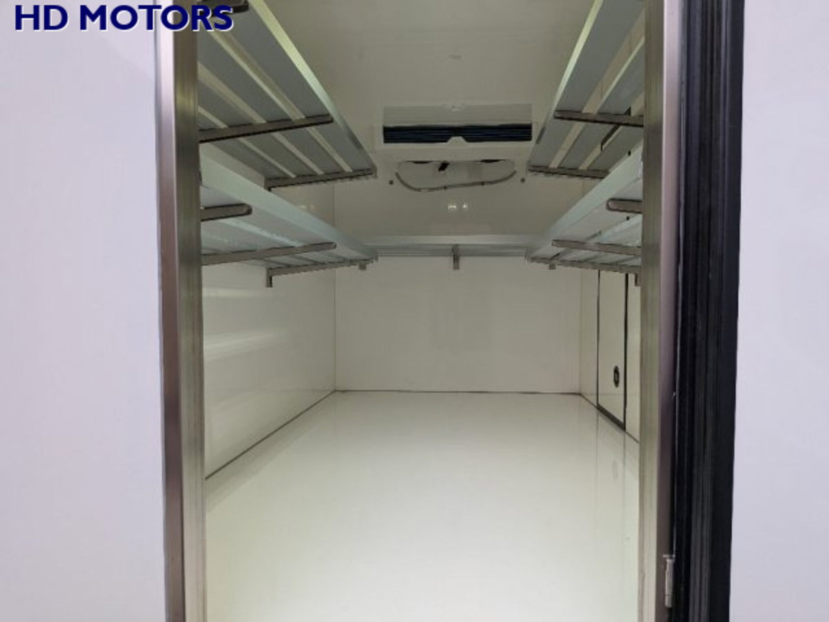 Isuzu M27 II H 150cv (7)