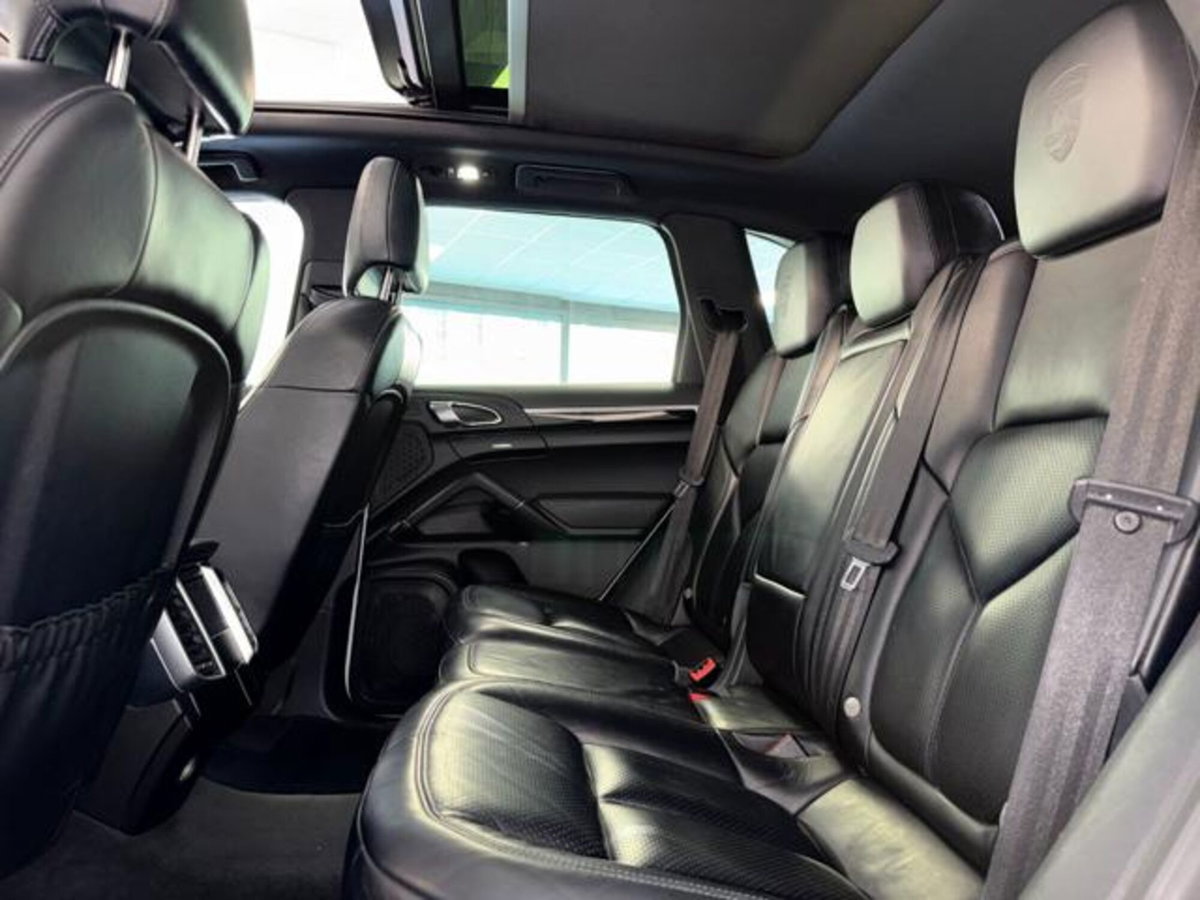 Porsche Cayenne 3.0 Diesel Platinum Edition (13)