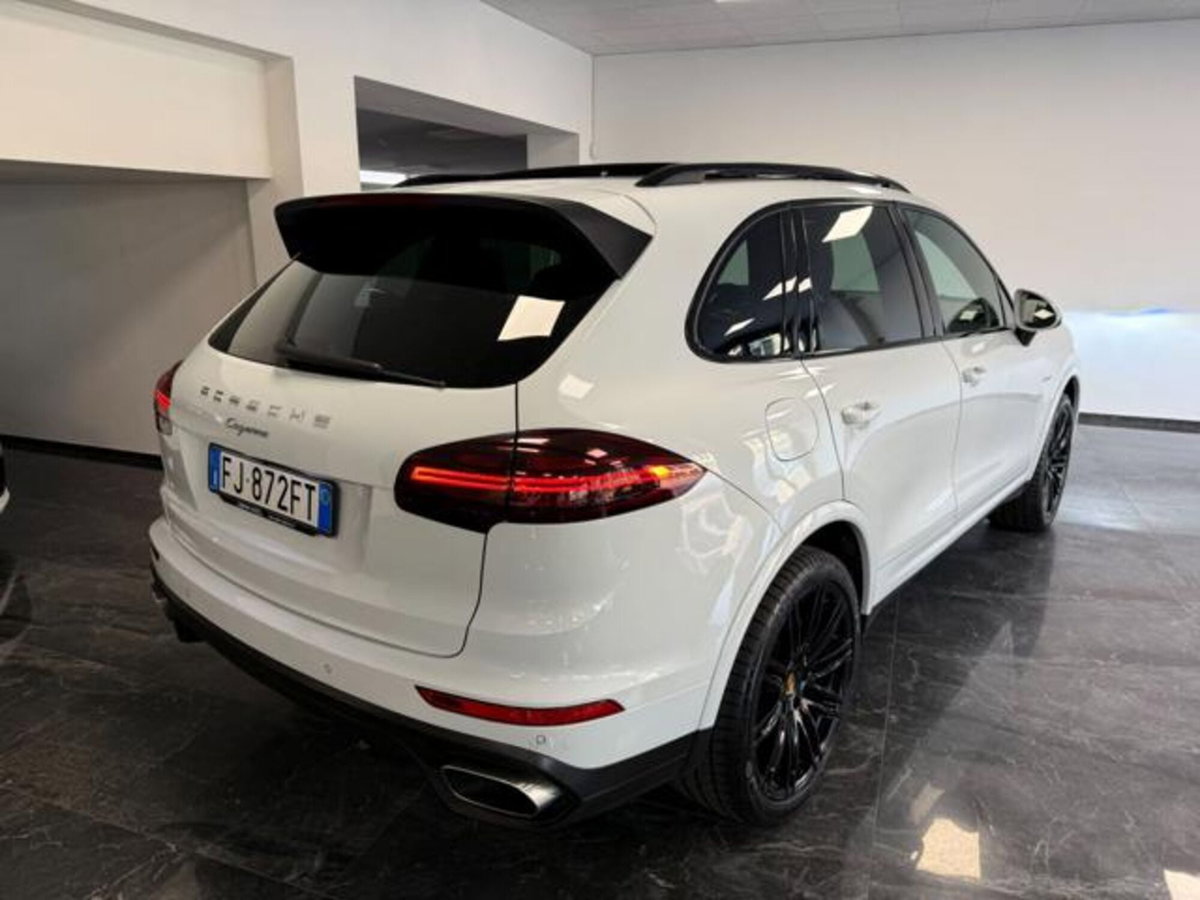 Porsche Cayenne 3.0 Diesel Platinum Edition (8)