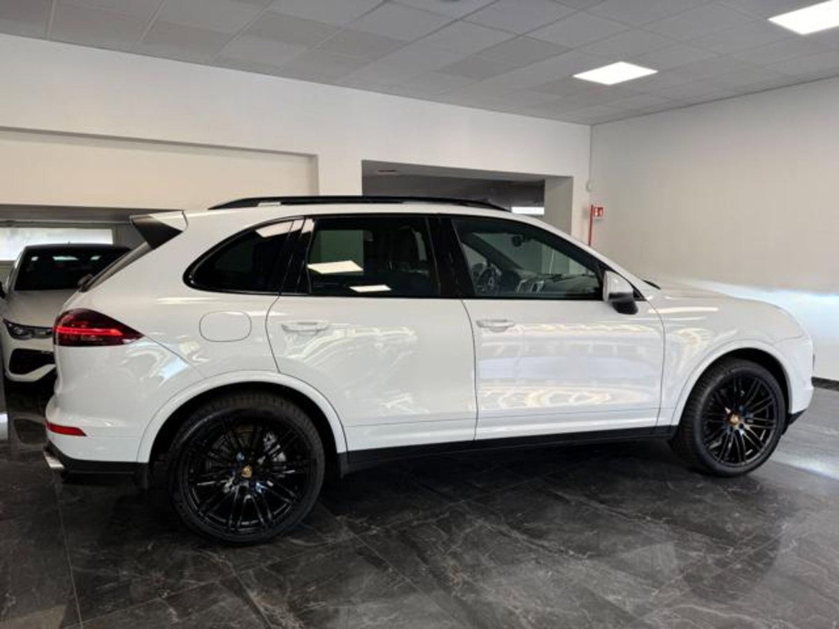 Porsche Cayenne 3.0 Diesel Platinum Edition (9)
