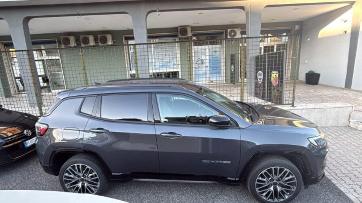 Jeep Compass 1.5 turbo t4 mhev Summit 2wd 130cv dct (8)