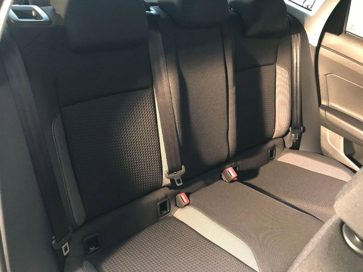 Volkswagen Taigo 1.0 tsi Edition 115cv (13)