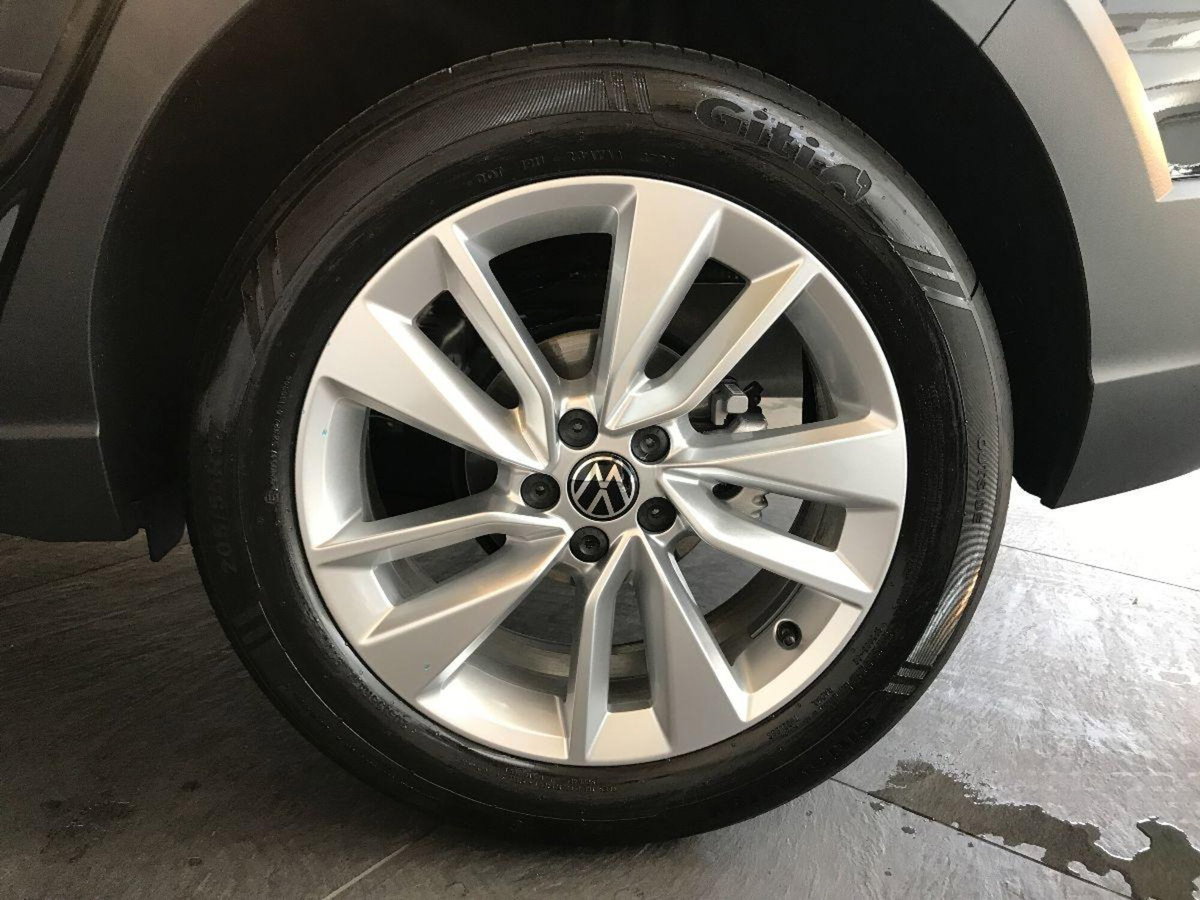 Volkswagen Taigo 1.0 tsi Edition 115cv (8)