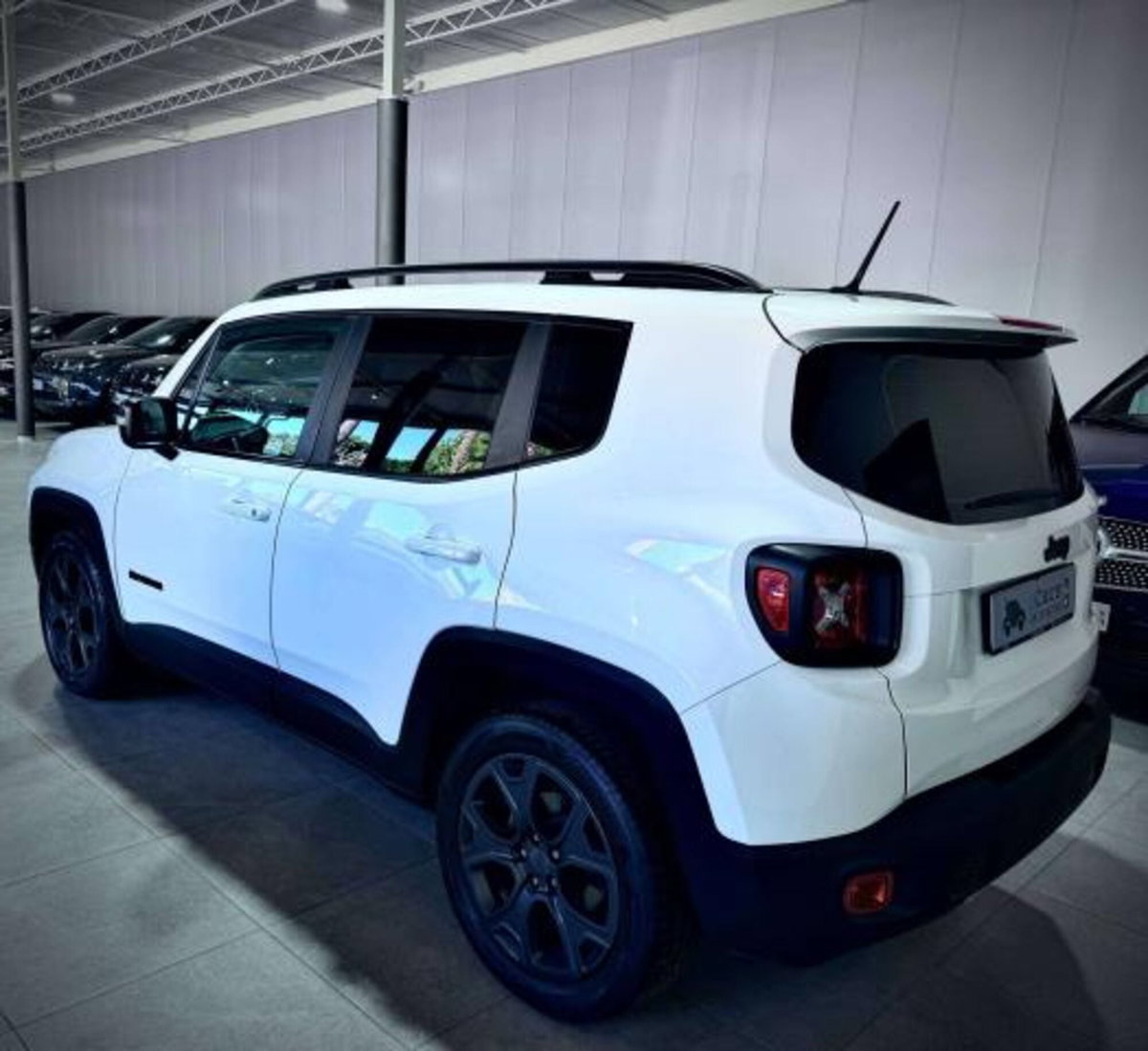 Jeep Renegade 1.6 Mjt 120 CV Night Eagle (9)