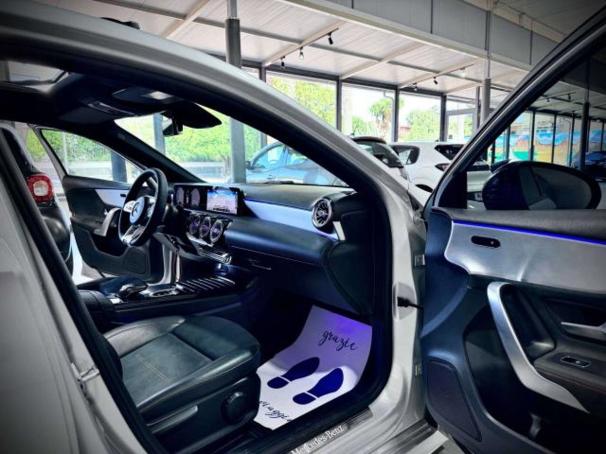 Mercedes-Benz Classe A 180 d Premium (13)