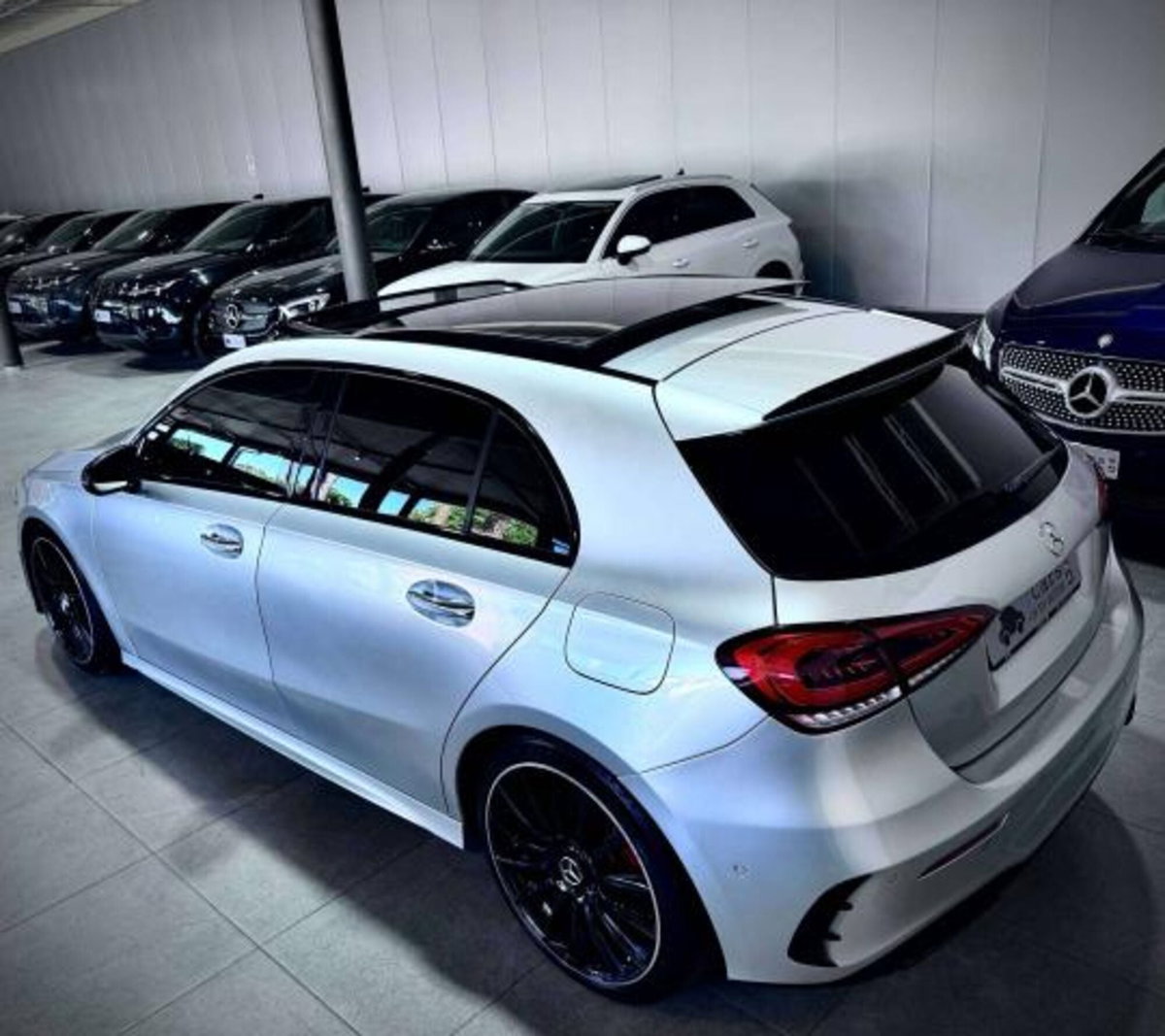Mercedes-Benz Classe A 180 d Premium (9)
