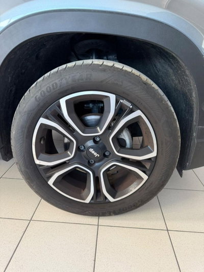 Jeep Avenger 1.2 turbo Summit fwd 100cv (12)