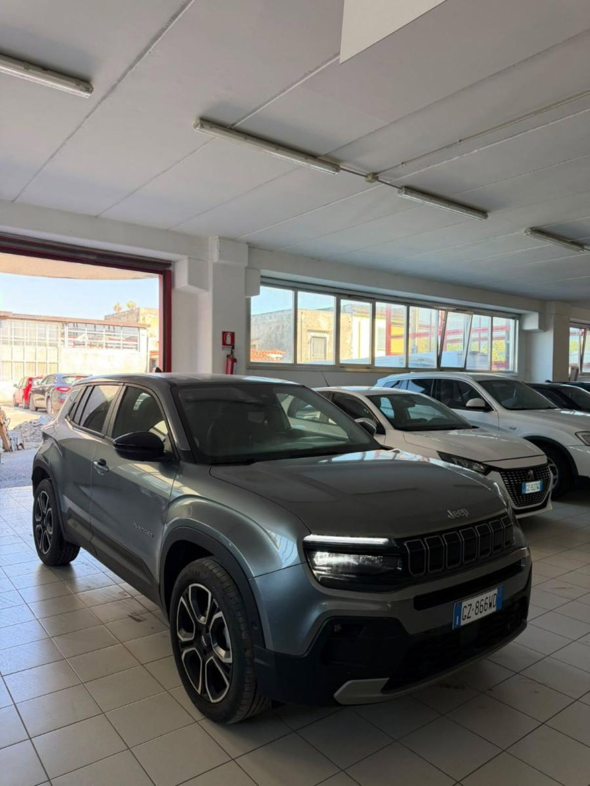 Jeep Avenger 1.2 turbo Summit fwd 100cv (2)